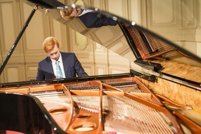 Feurich grand piano performance